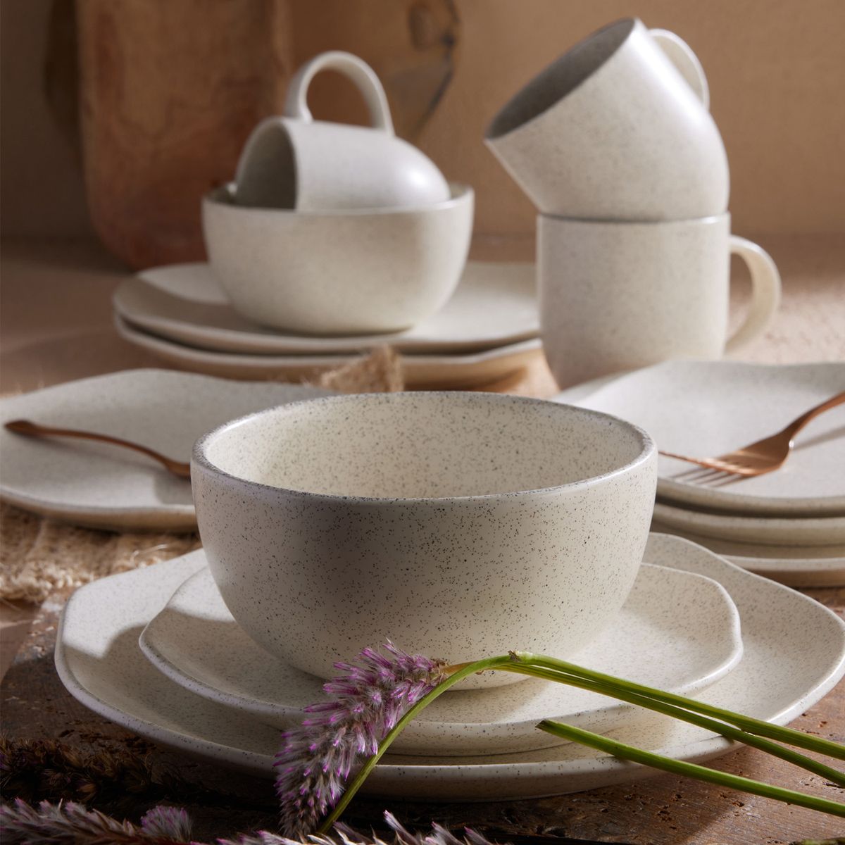 CORONA - Vajilla Corona: Cerámica Orión 4 puestos 16 piezas