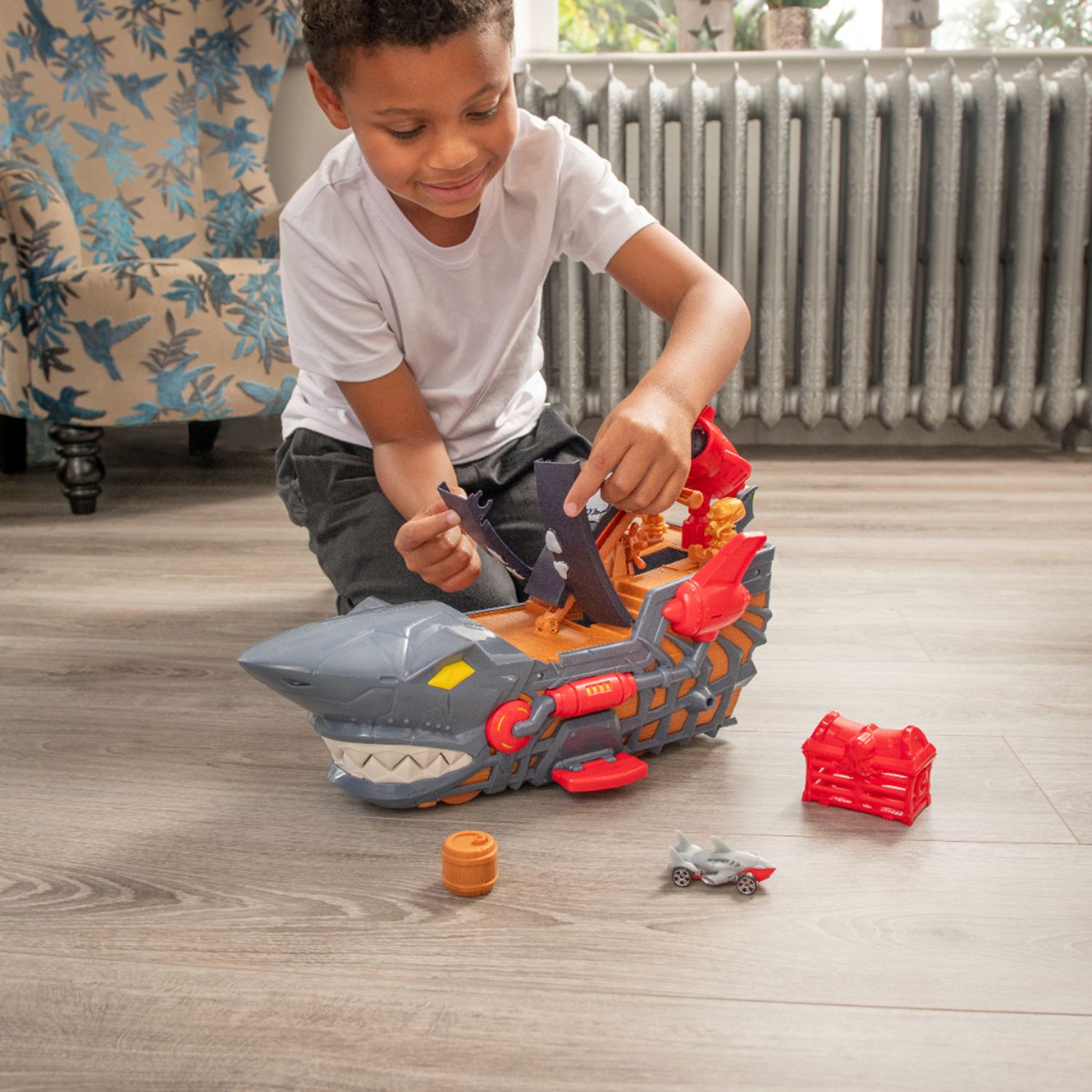 Pista De Coches T-RACERS Pirate Shark | Barco Pirata Con Tiburón, Piloto Y Coche Exclusivos Para Acción Y Diversión