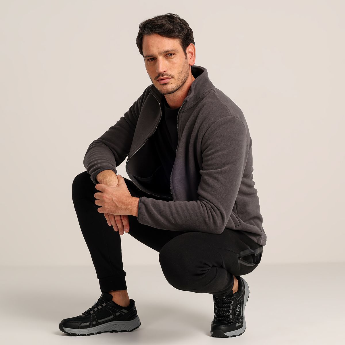 SKECHERS - Tenis Skechers Hombre Outdoor Hillcrest 2.0 Negros