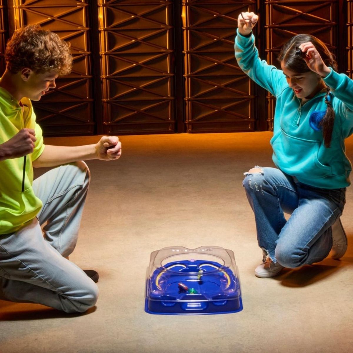 BEYBLADE - Lanzador Beyblade Trompo  X: Set de batalla Drop Attack