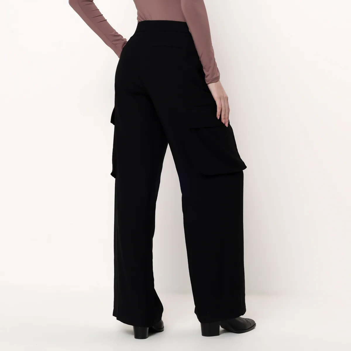 BASEMENT - Pantalon Recto Mujer Tiro alto Basement 