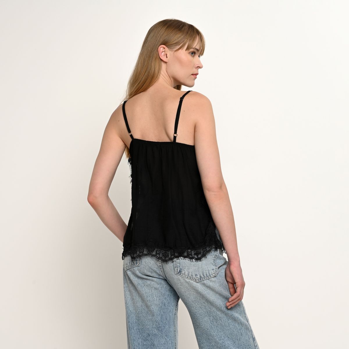 BASEMENT - Blusa Mujer con Encaje Sin mangas Basement