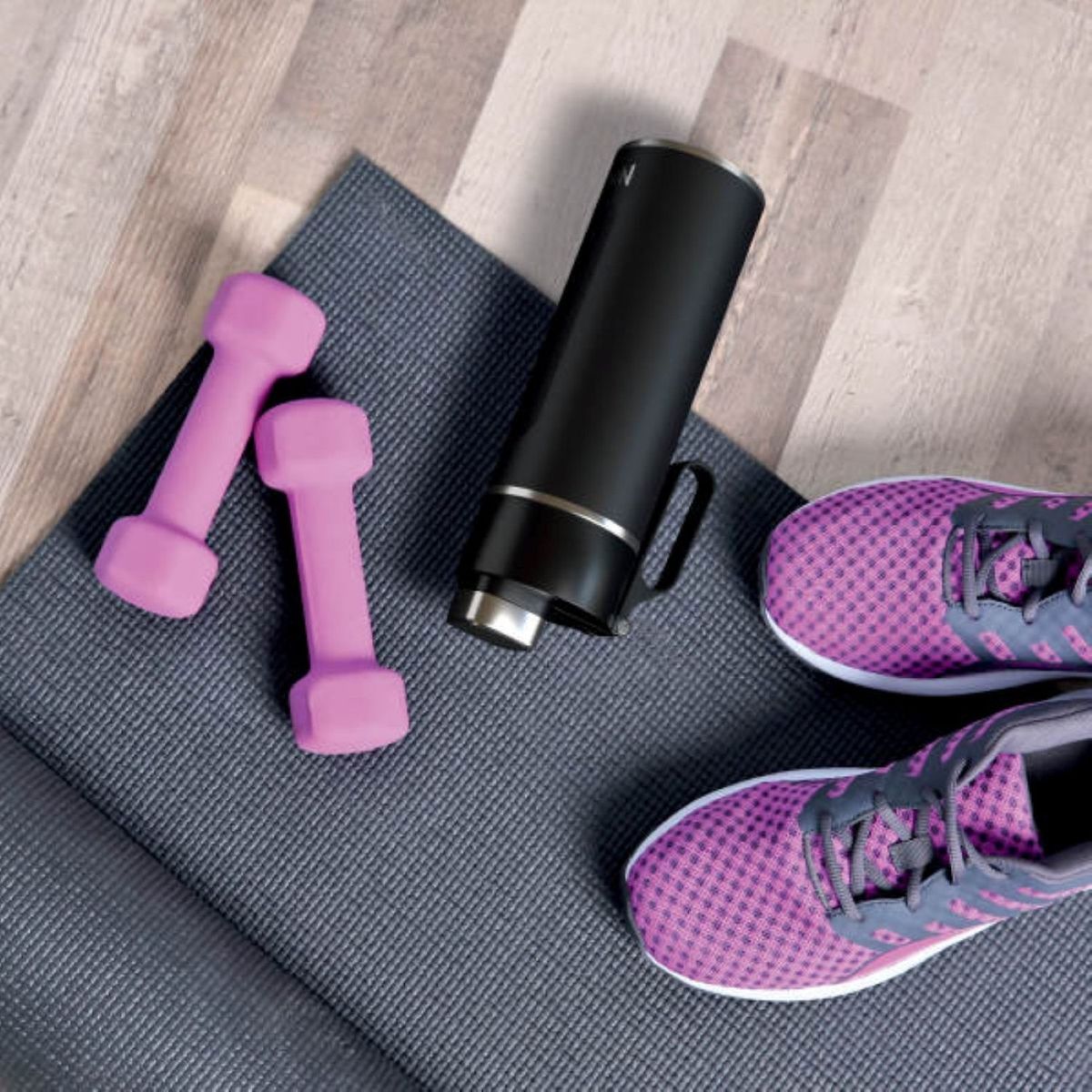 NINJA - Termo Ninja: 709 ml Thirsti Acero inoxidable mantiene el gas y el frío por más tiempo