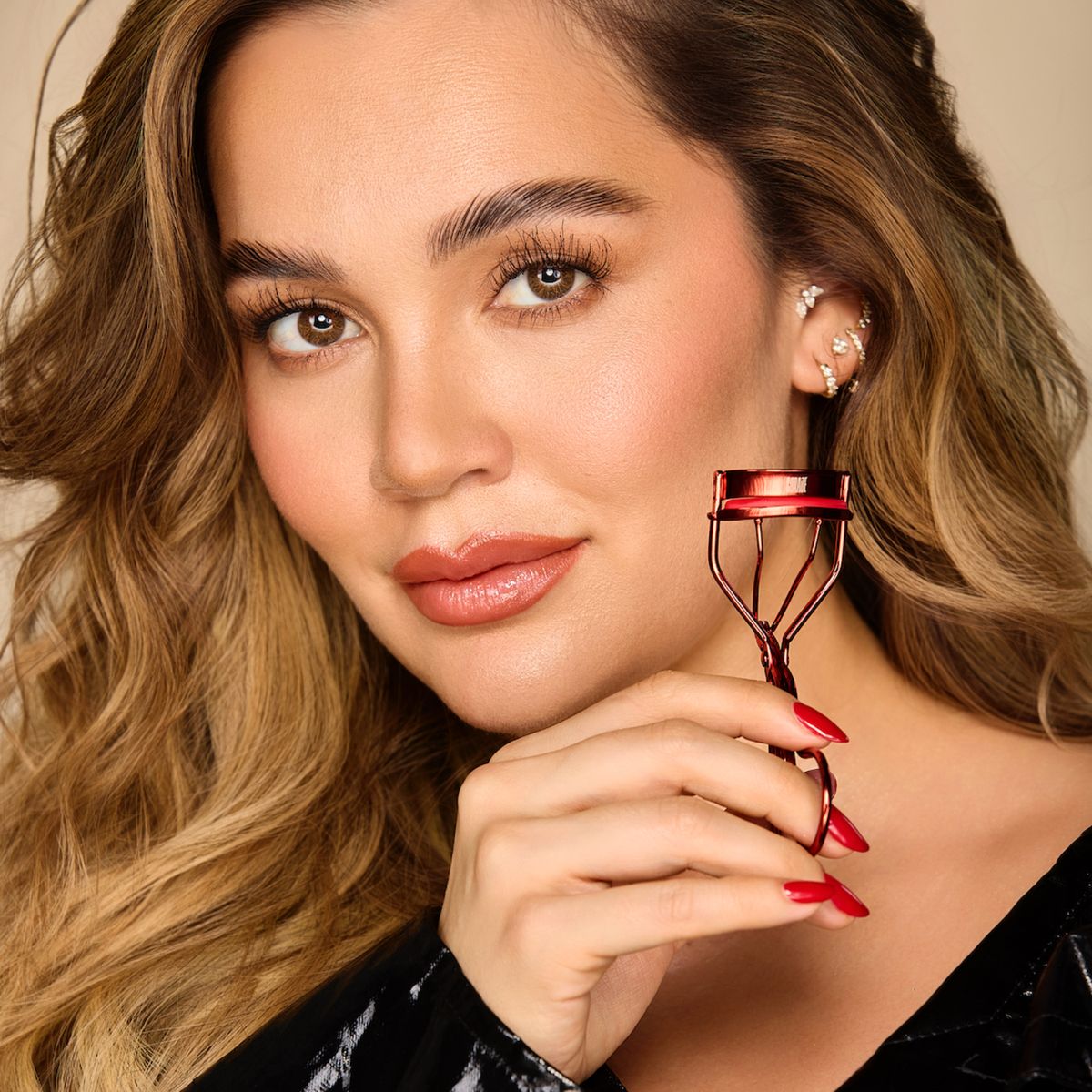 CORAJE BY LINA TEJEIRO - Encrespador de pestañas Rojo Audaz Coraje by Lina Tejeiro 25gr