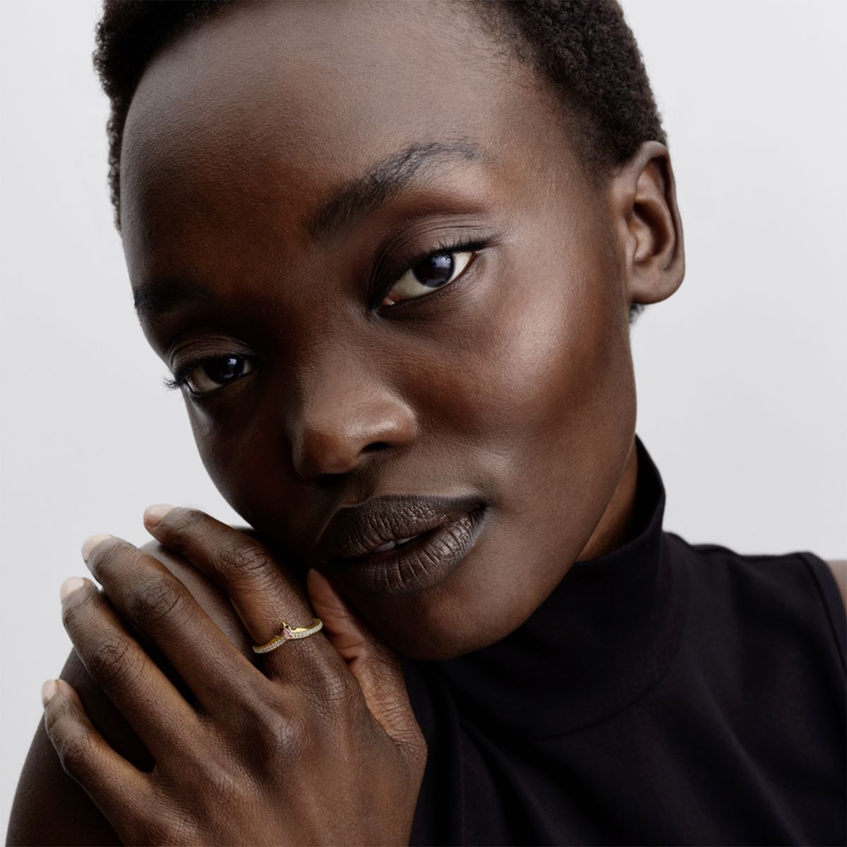 PANDORA -  Anillo princesa aurora disney Recubrimiento en Oro 14K