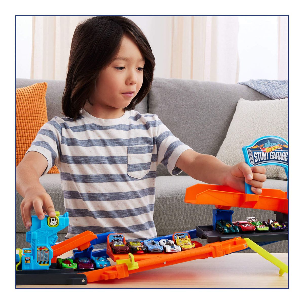 HOT WHEELS - Hot Wheels City Garage de Acrobacias Circuito Vertical 4+