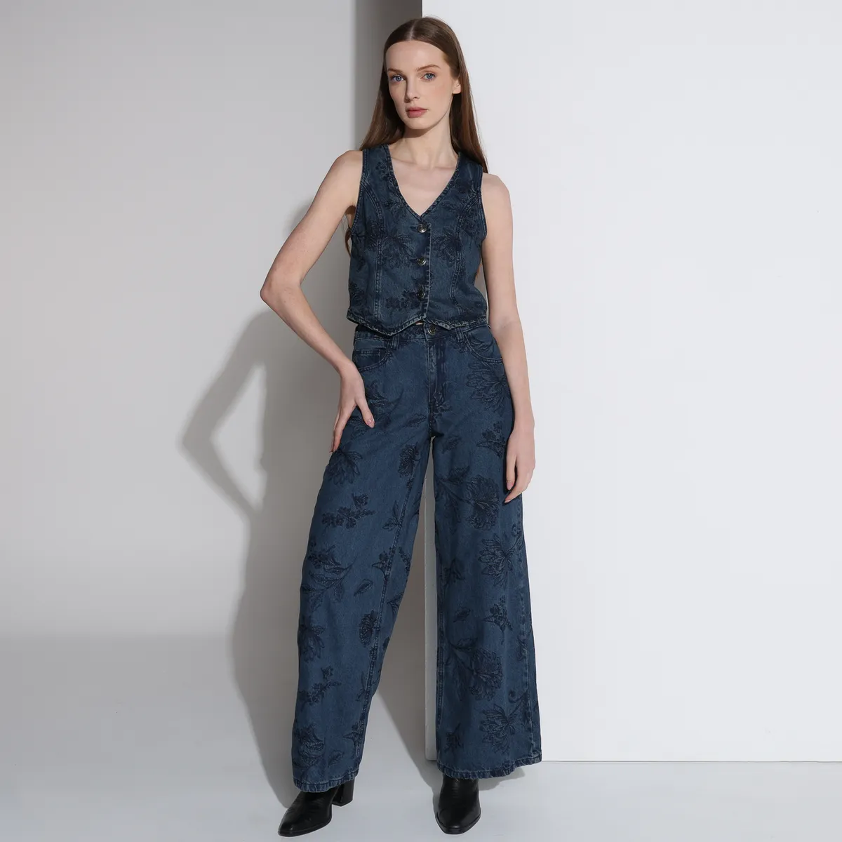 BASEMENT - Jean Wide leg Mujer Tiro medio con Bordado Basement