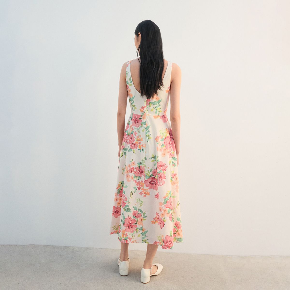 MANGO - Vestido Mujer Medio Casual con Flores Mango