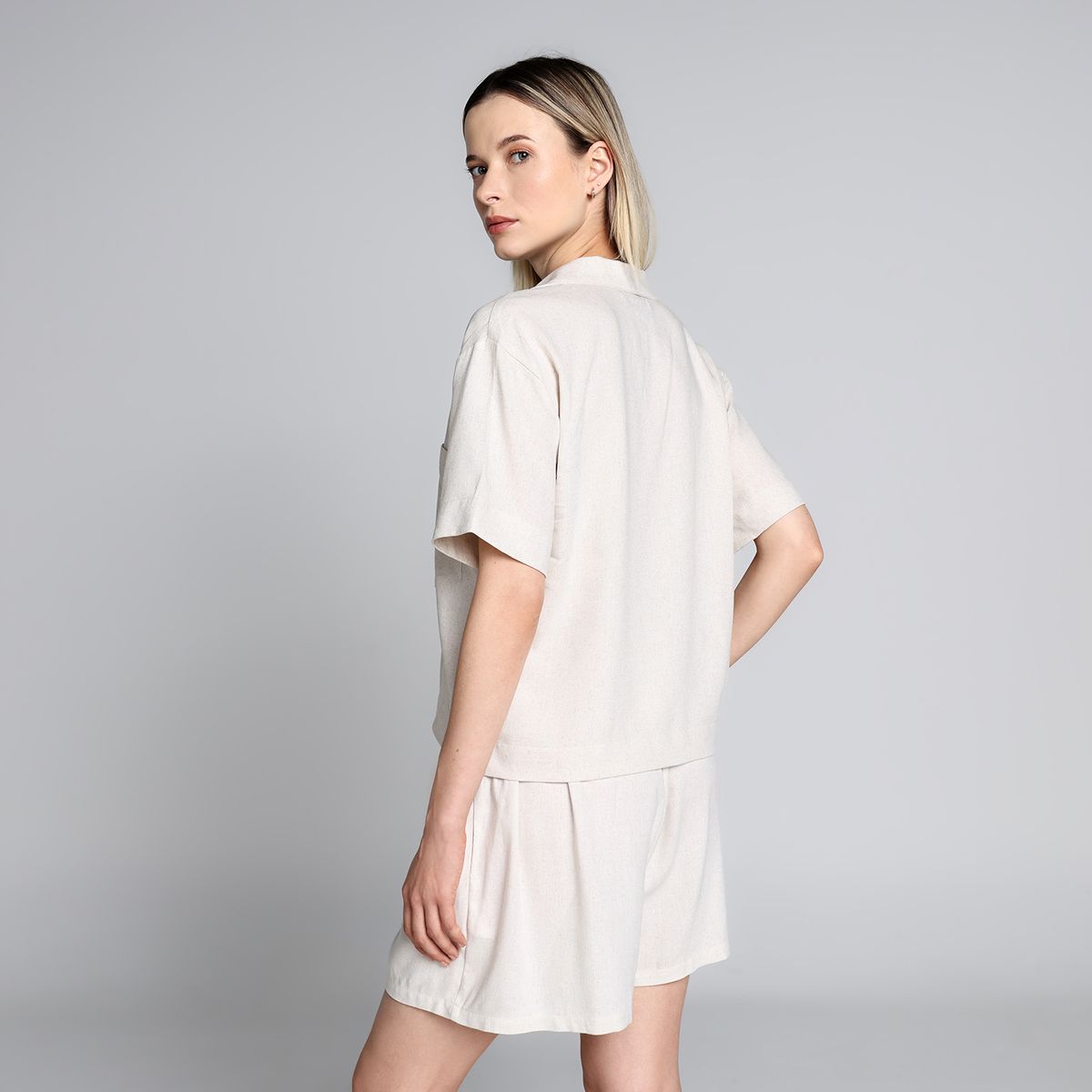 BASEMENT - Short Mujer Basement