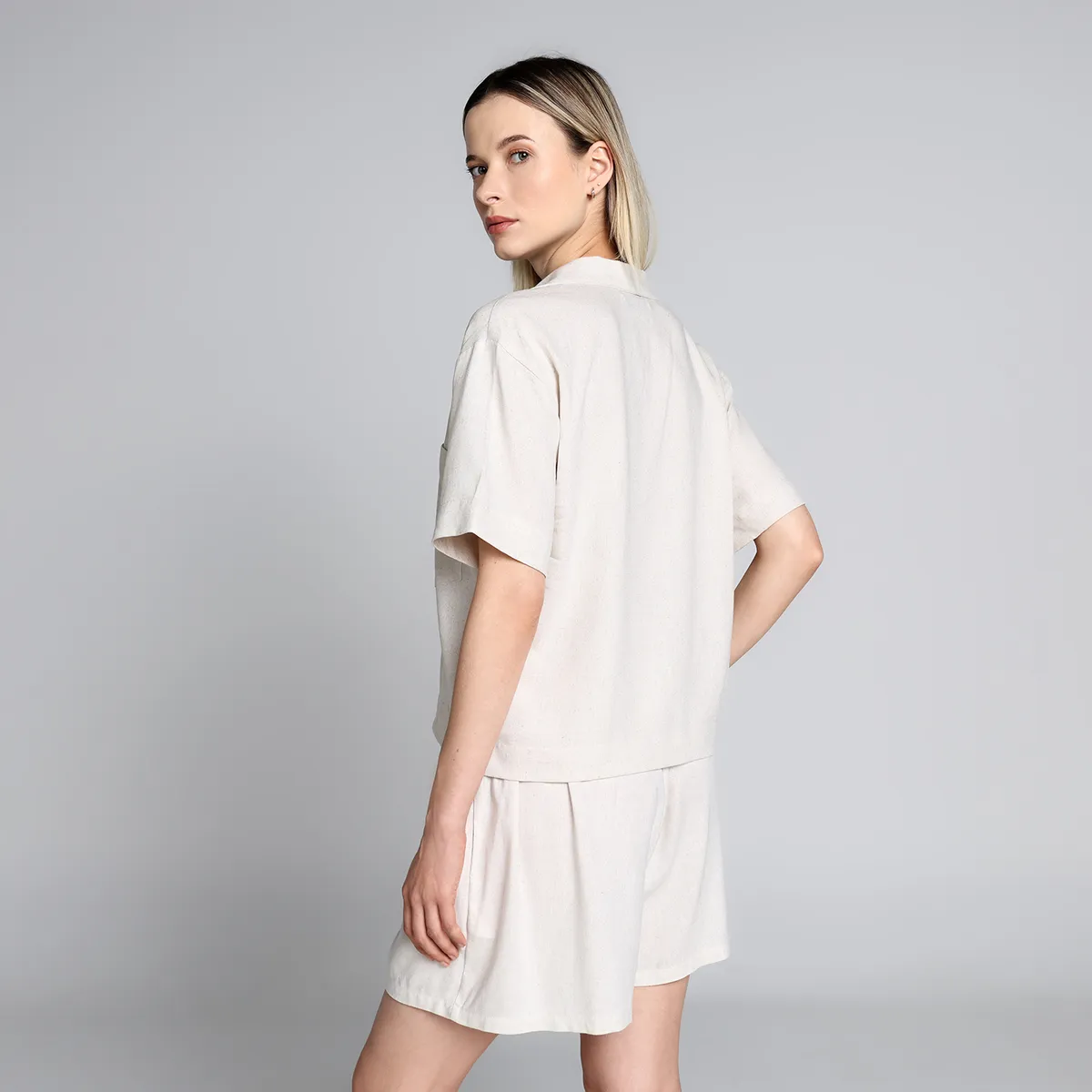 BASEMENT - Short Mujer Basement