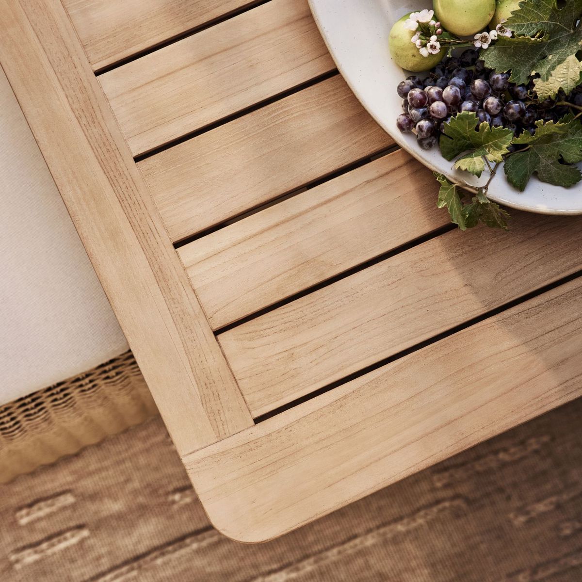 CRATE & BARREL - Top para Mesa de comedor Ipanema 6 puestos en Madera (No incluye Base para Mesa de comedor)