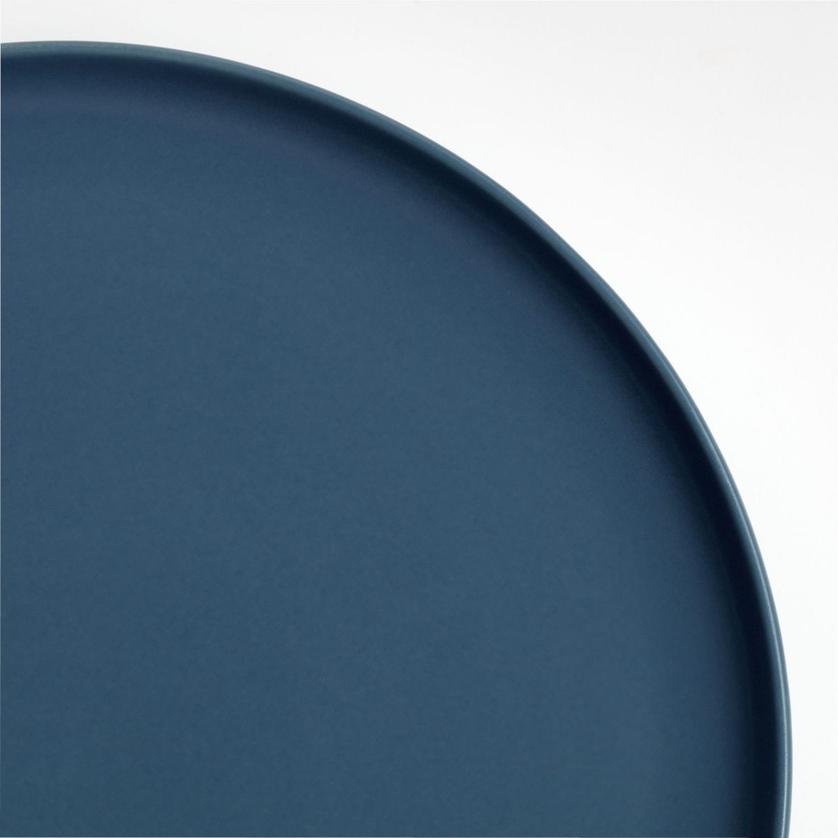 CRATE & BARREL - Plato principal Wren en Gres 27 cm x 2 cm