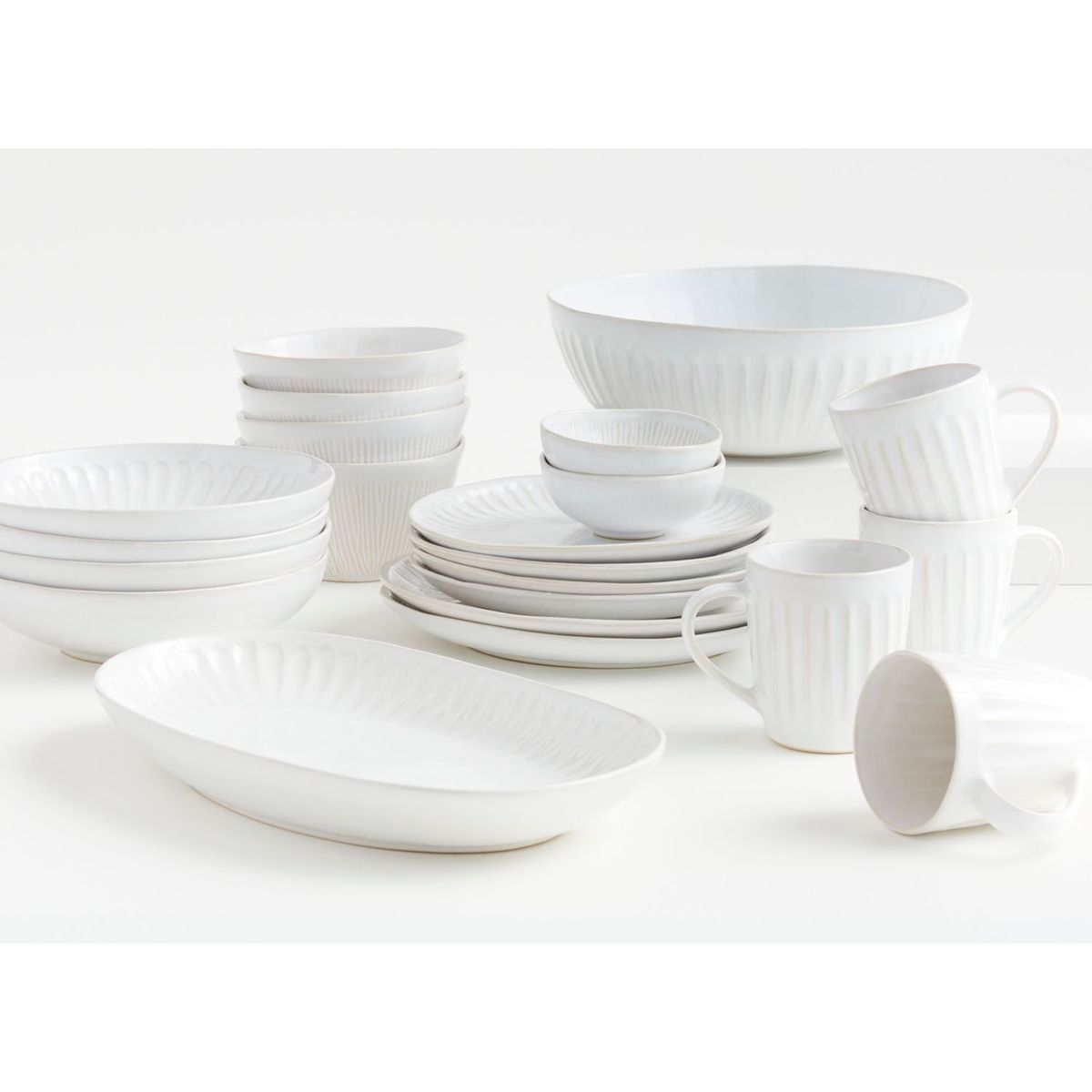 CRATE & BARREL - Plato de Ensalada Dover en Gres Blanco 22 cm