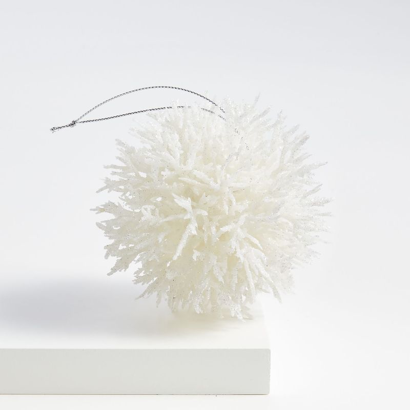 CRATE & BARREL - Adorno para árbol Coral en Plástico 8 cm x 8 cm
