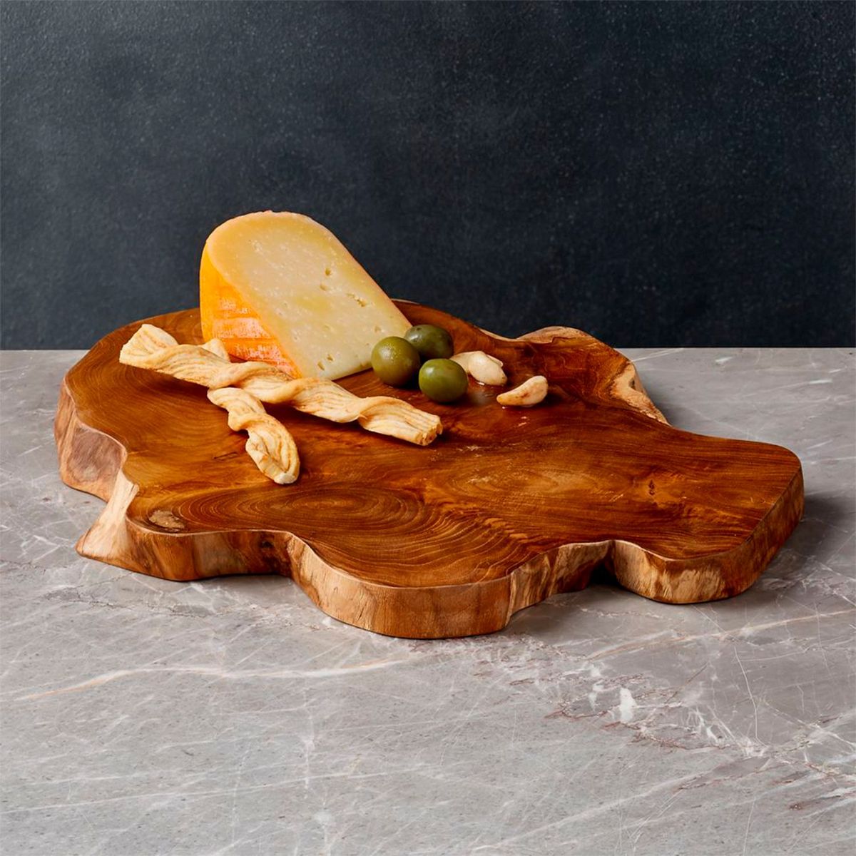 CRATE & BARREL - Tabla Root en Madera de Teca 38 cm