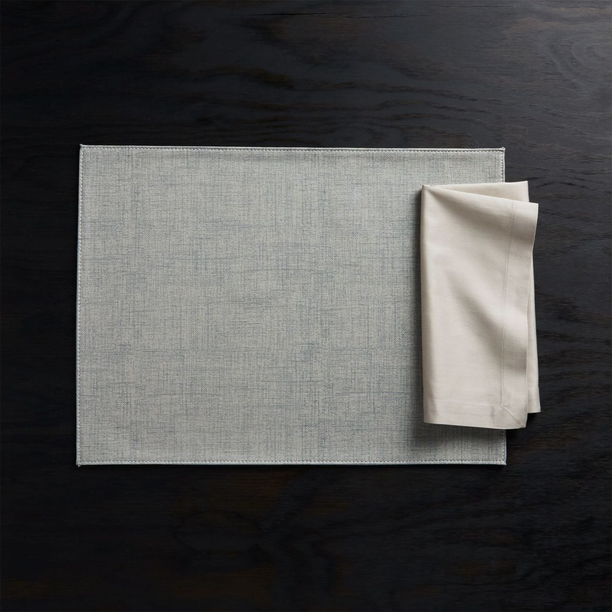 CRATE & BARREL - Individual Shiloh Fácil Limpieza Gris Claro 48 x 36 cm