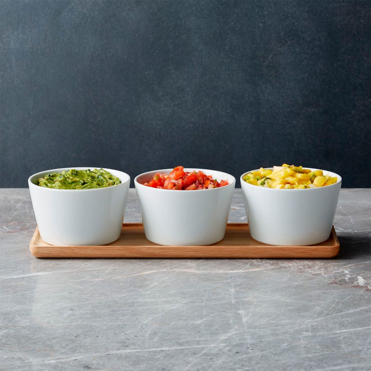 CRATE & BARREL - Bandeja144551 - Merge Madera 10,79 x 34,29 cm