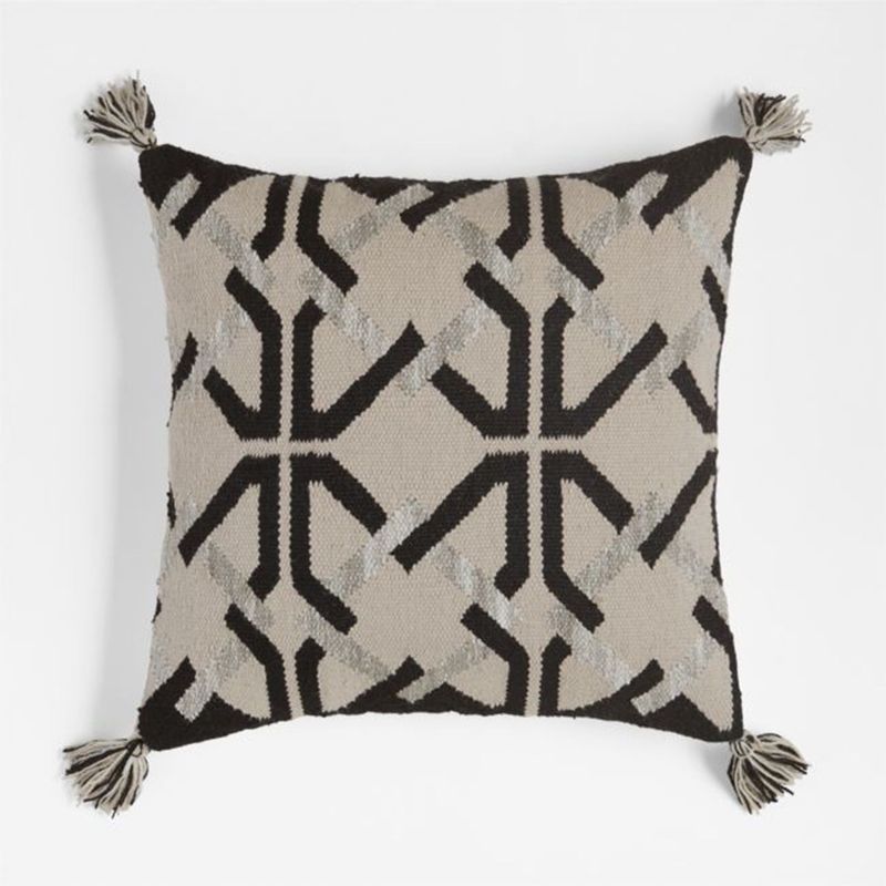 CRATE & BARREL - Funda de cojín Mohave Tassels 51 x 51 cm
