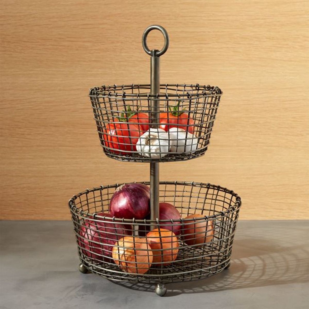CRATE & BARREL - Frutero de 2 Niveles Bendt en Metal 43 x 30 cm