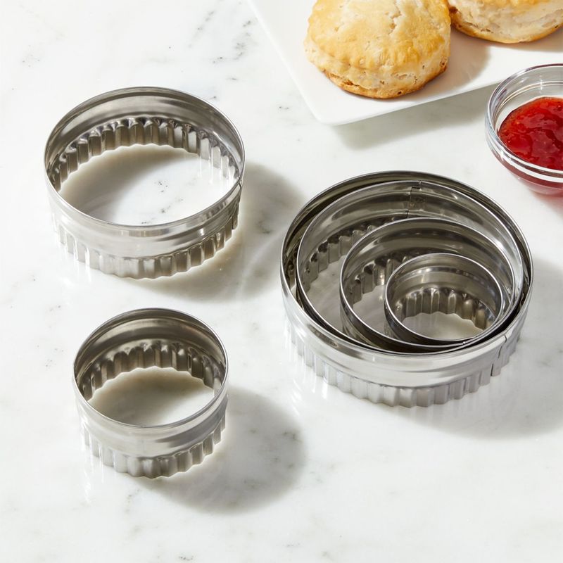 CRATE & BARREL - Corta galletas para masa y biscuits Acero inoxidable