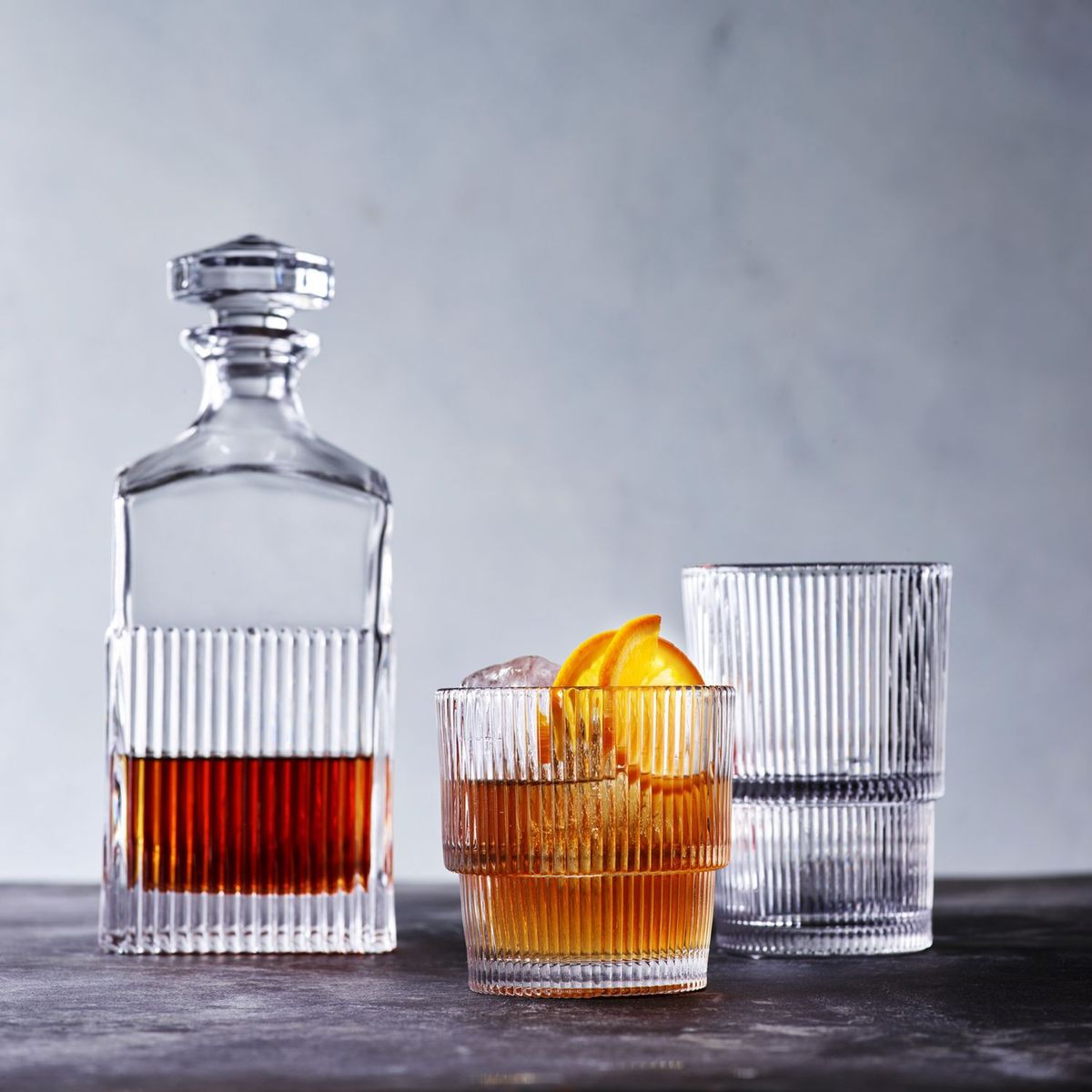 CRATE & BARREL - Decantador Atwell de Vidrio   oz
