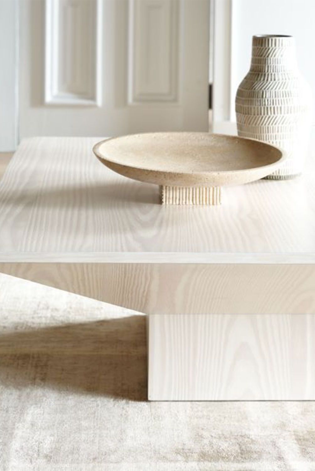 CRATE & BARREL - Jarrón Lati en Cerámica 30 cm x 17 cm 