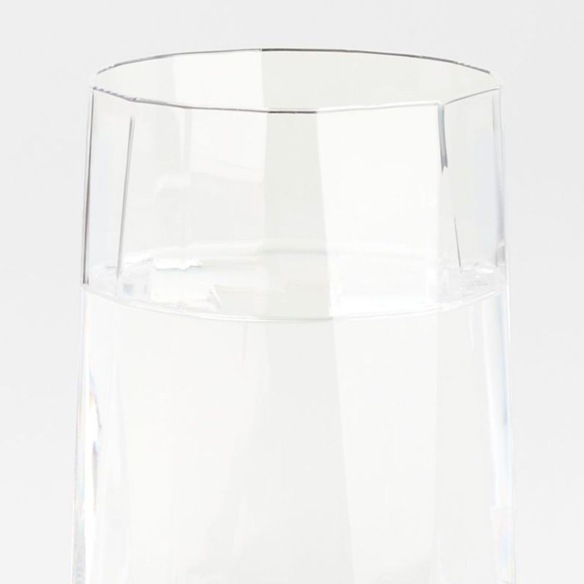 CRATE & BARREL - Vaso Alto Johnie Geo en Vidrio 650 ml