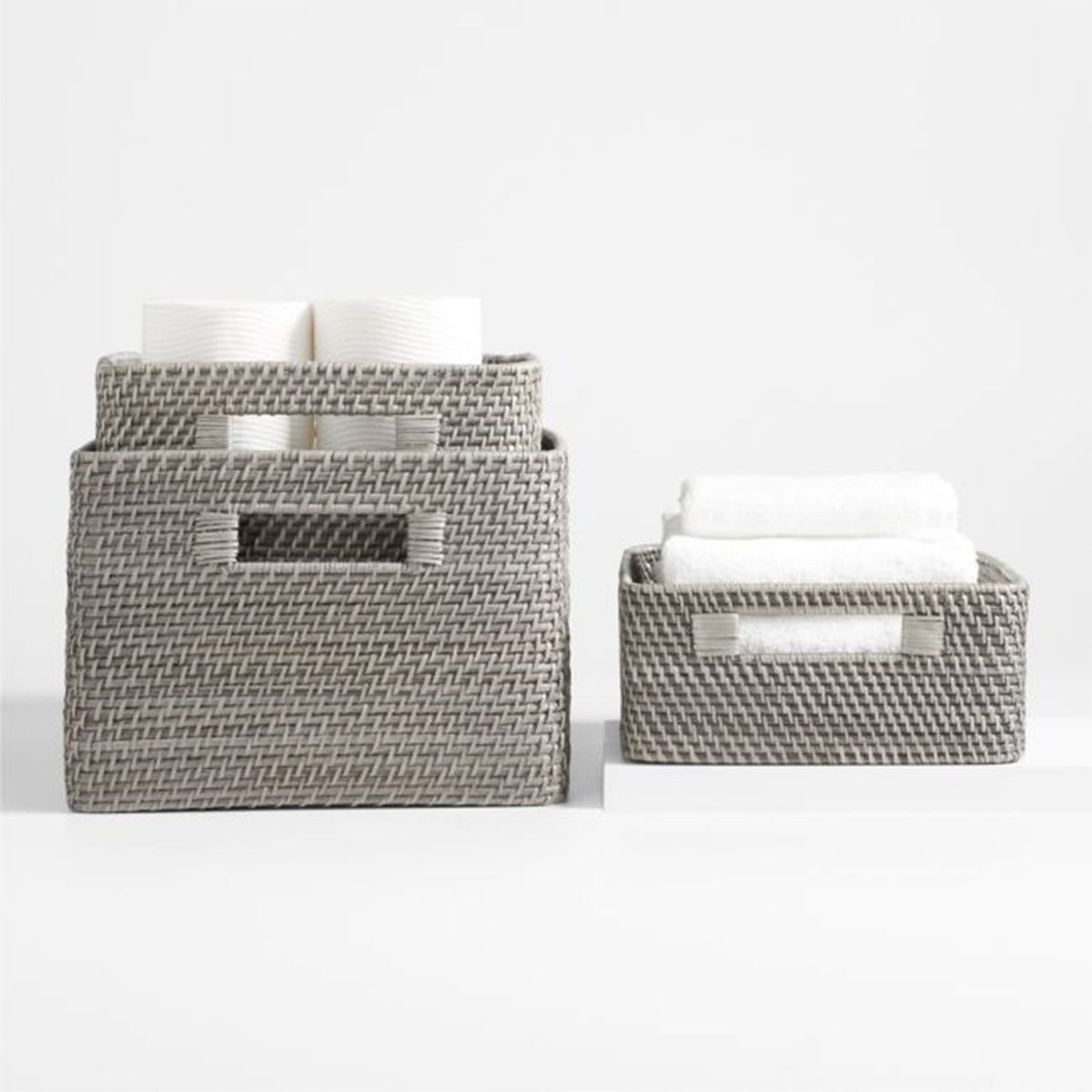 CRATE & BARREL - Canasta Sedona Gris 43 x 23 cm 