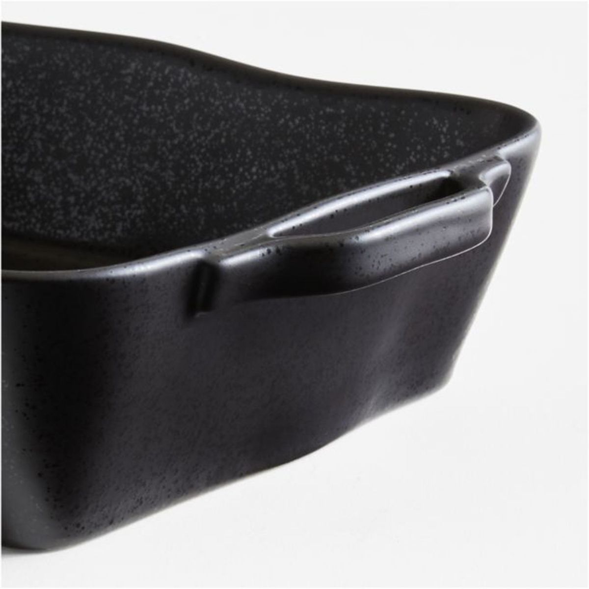 CRATE & BARREL - Refractaria Marin  Gres 23 x 34 cm