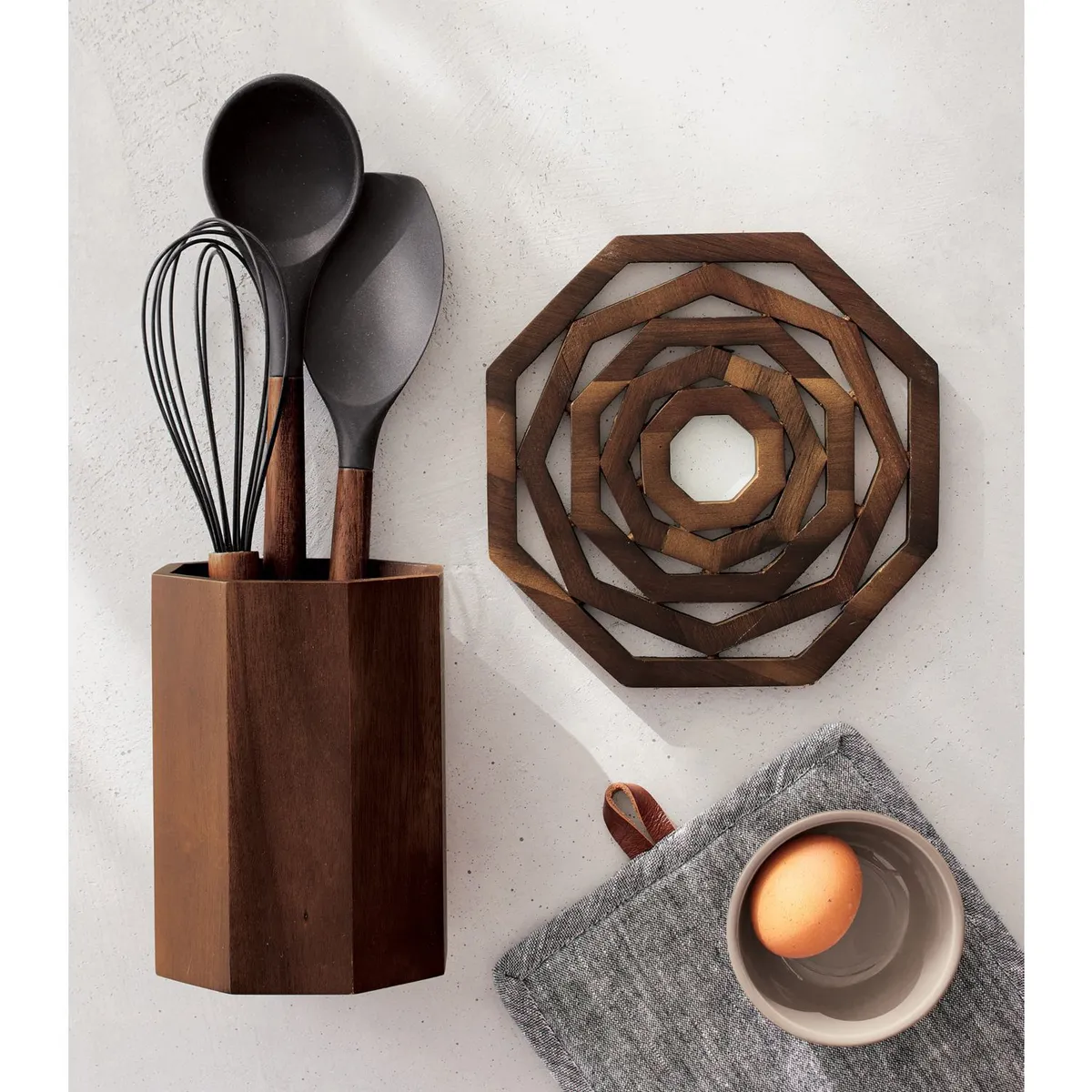 CRATE & BARREL - Portacalientes Carter en Madera  