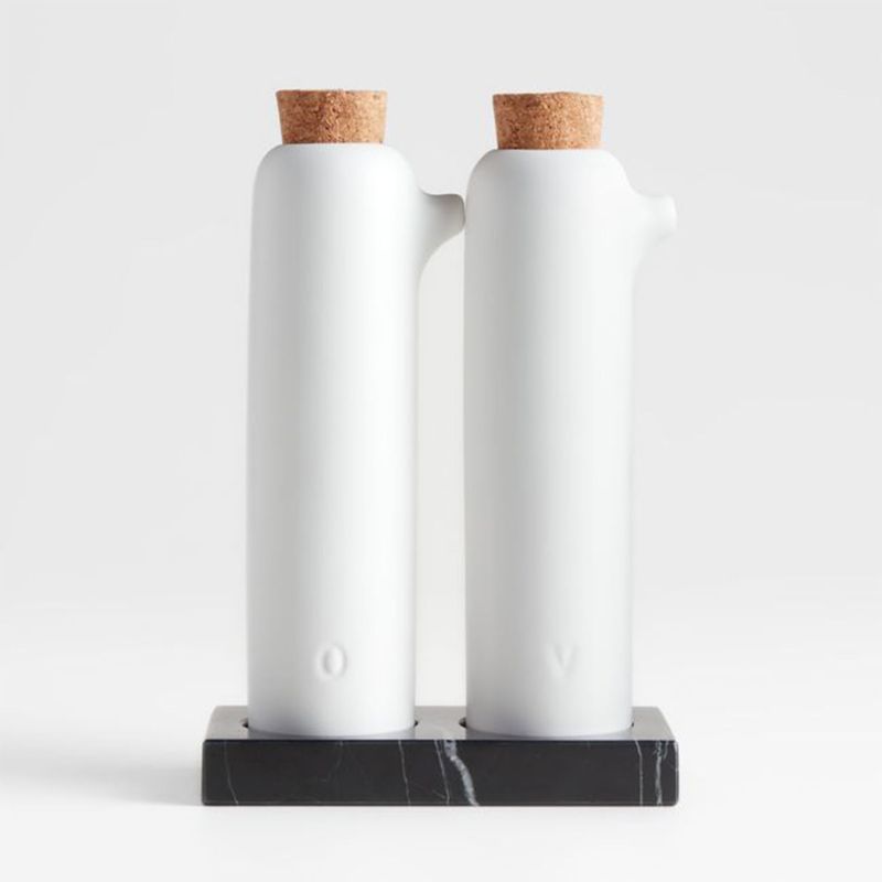 CRATE & BARREL - Aceitera y Vinagrera Thero en Gres Set x 2