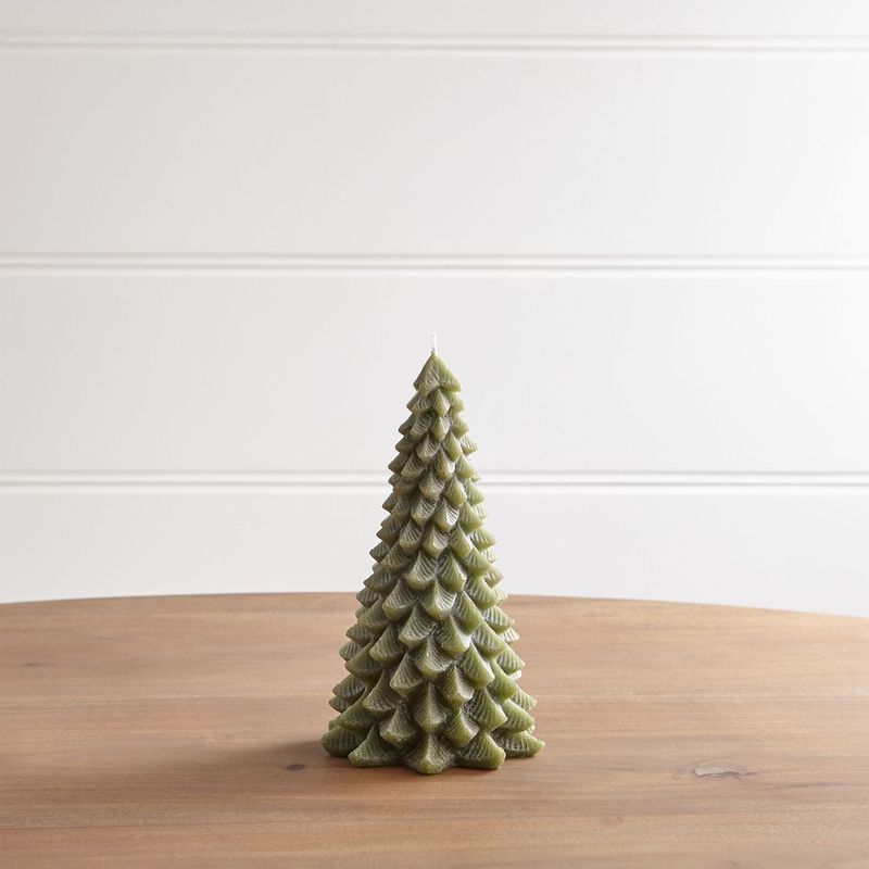 CRATE & BARREL - Vela sin aroma Pine Tree en Cera 20 cm x 11 cm