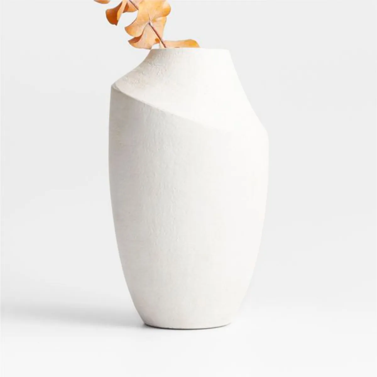 CRATE & BARREL - Jarrón Slope en Loza 31 cm x 18 cm 