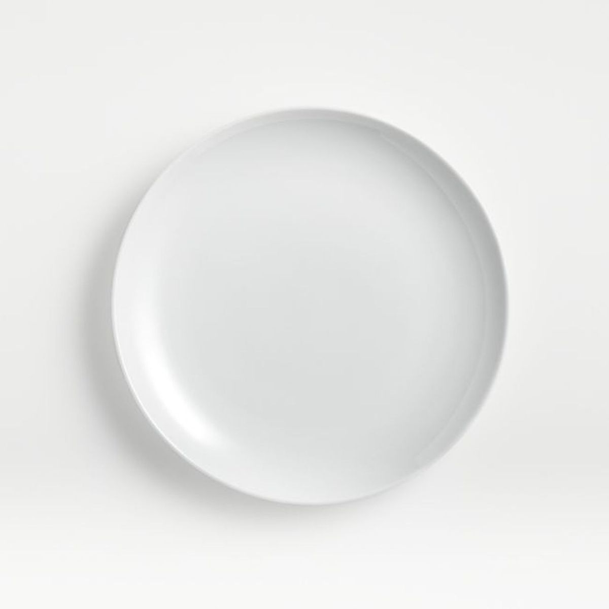 CRATE & BARREL - Plato de ensalada Aspen en Porcelana 22 cm x 3 cm