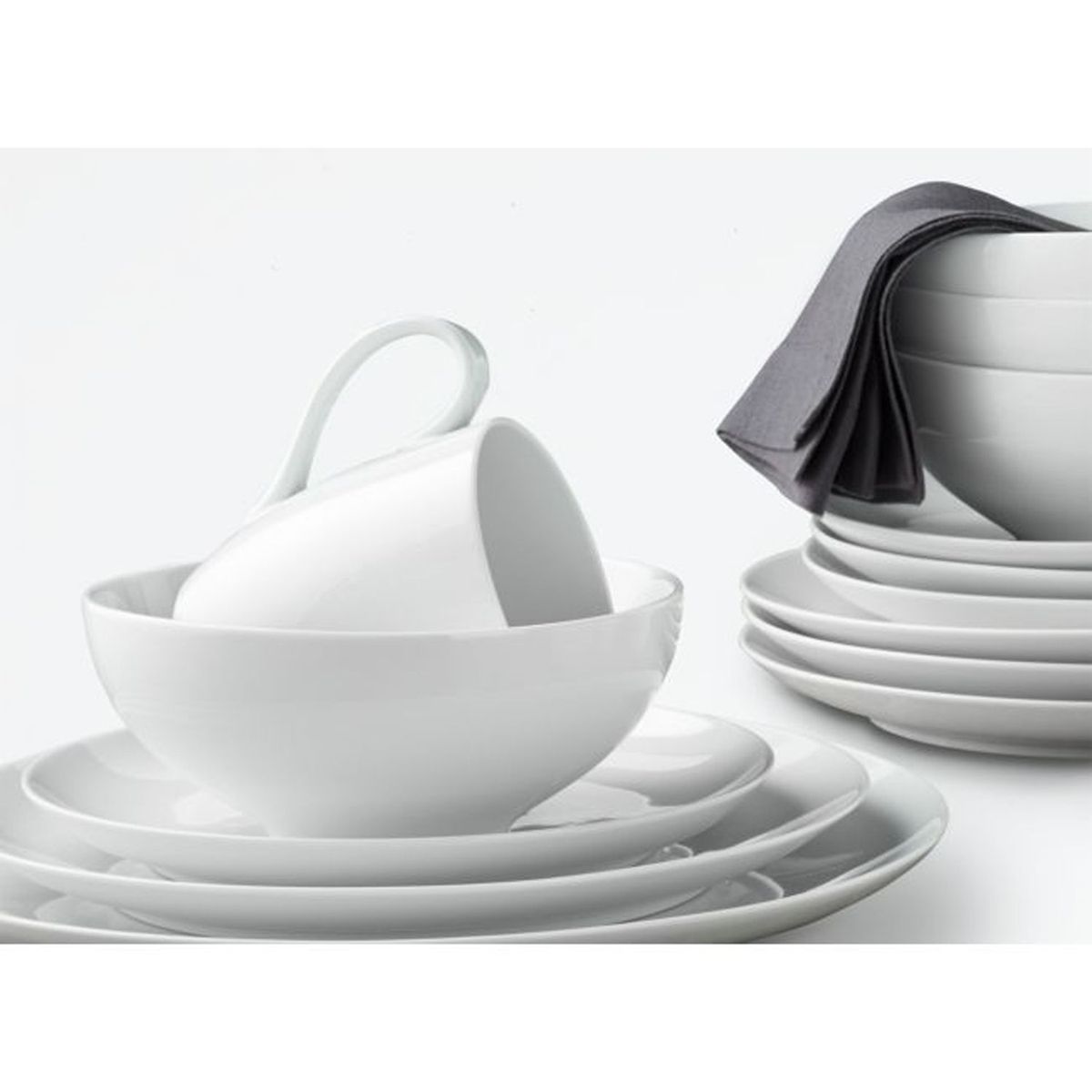 CRATE & BARREL - Plato de ensalada Aspen en Porcelana 22 cm x 3 cm