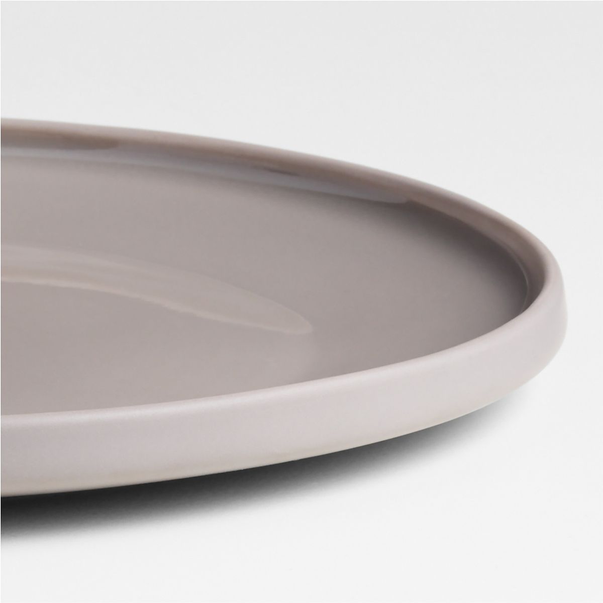 CRATE & BARREL - Plato de ensalada Tour Taupe Porcelana Alto: 1.91 cm