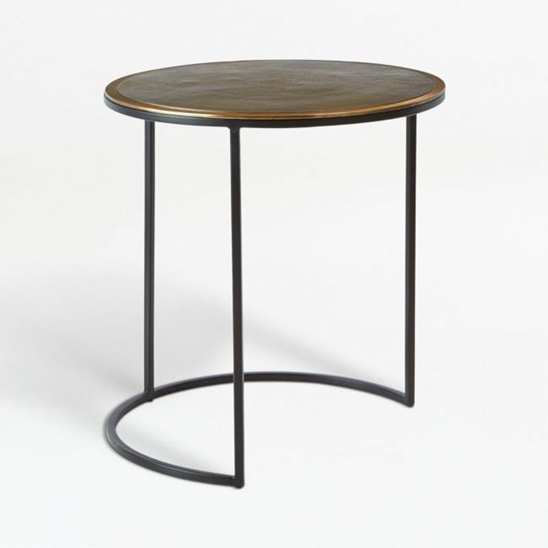 CRATE & BARREL - Mesa auxiliar Knurl