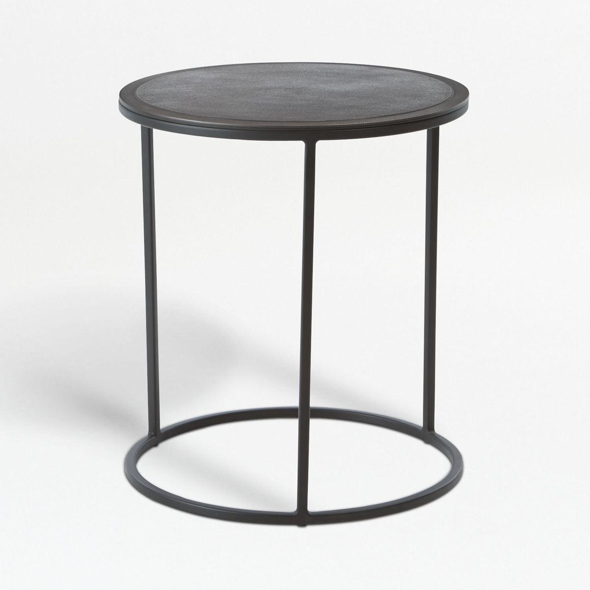CRATE & BARREL - Mesa auxiliar Knurl