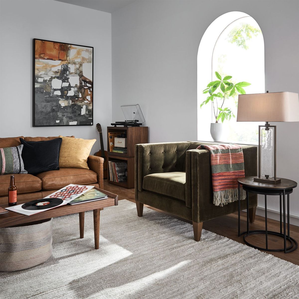 CRATE & BARREL - Mesa auxiliar Knurl