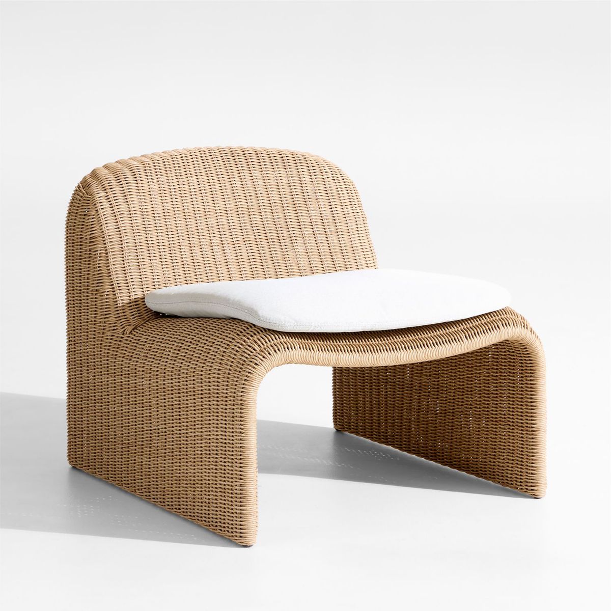 CRATE & BARREL - Silla de terraza Ipanema en Mimbre