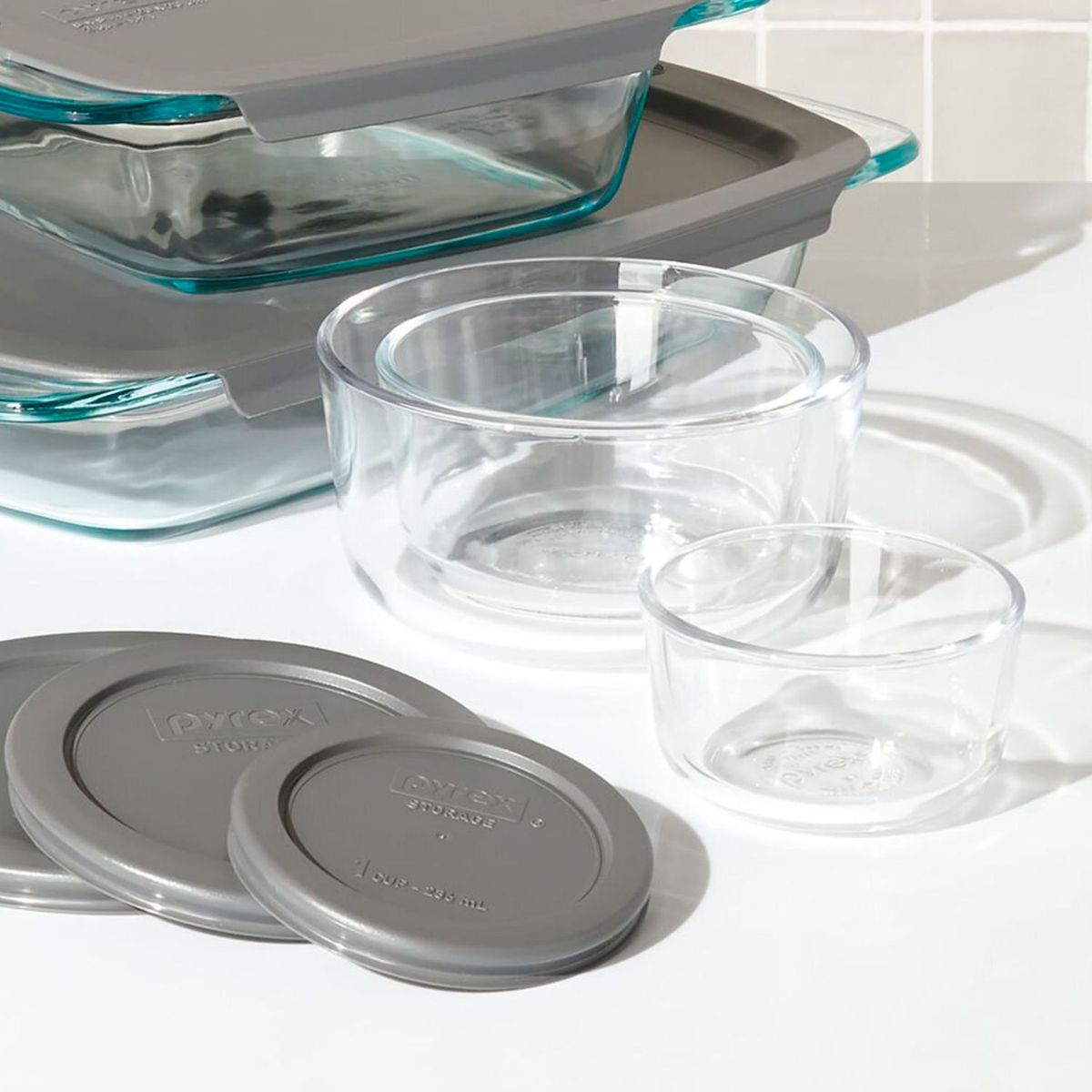 CRATE & BARREL - Refractarias Pyrex en Vidrio con Tapa Set x 5