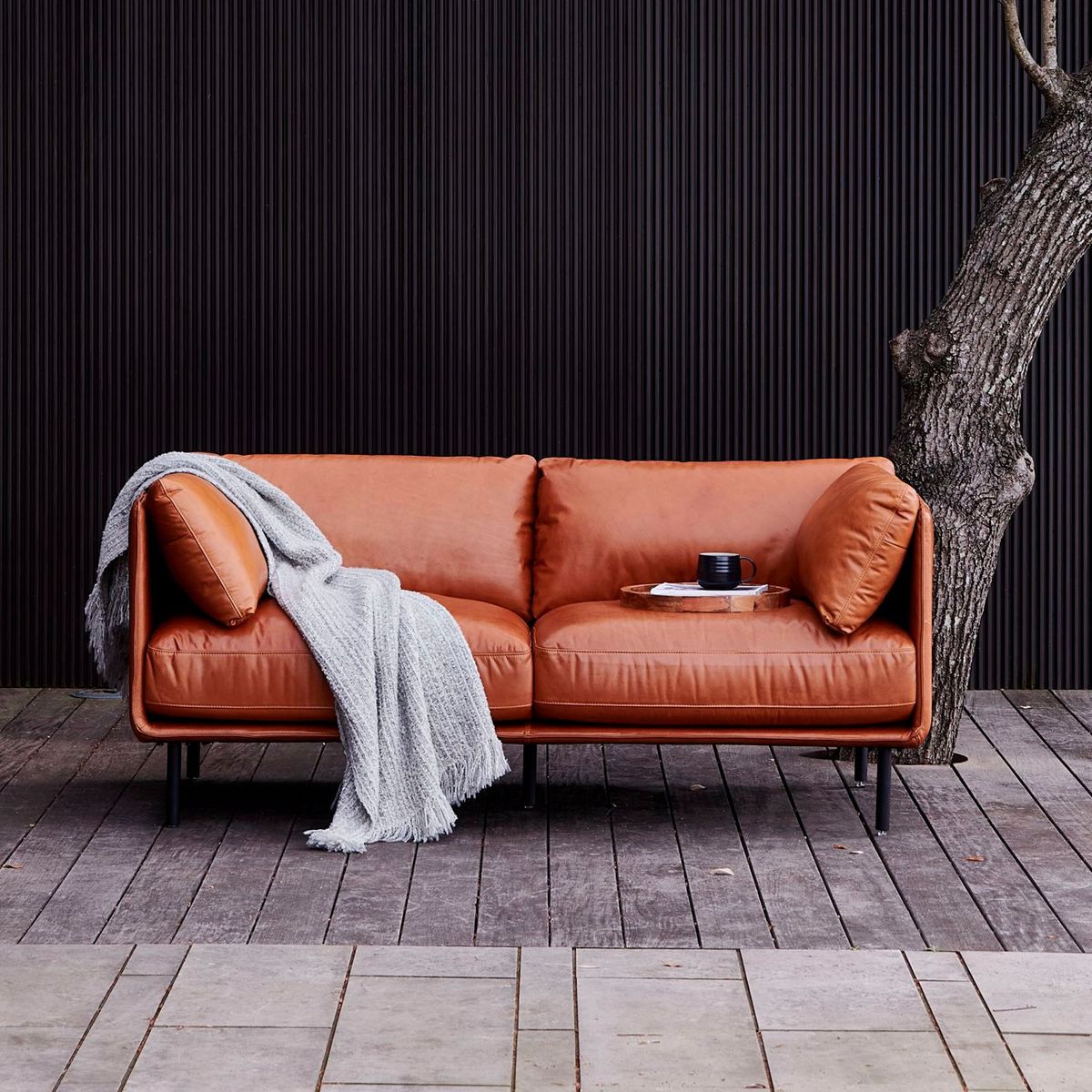 CRATE & BARREL - Sofá Wells 3 Puestos 213 cm en Cuero Café