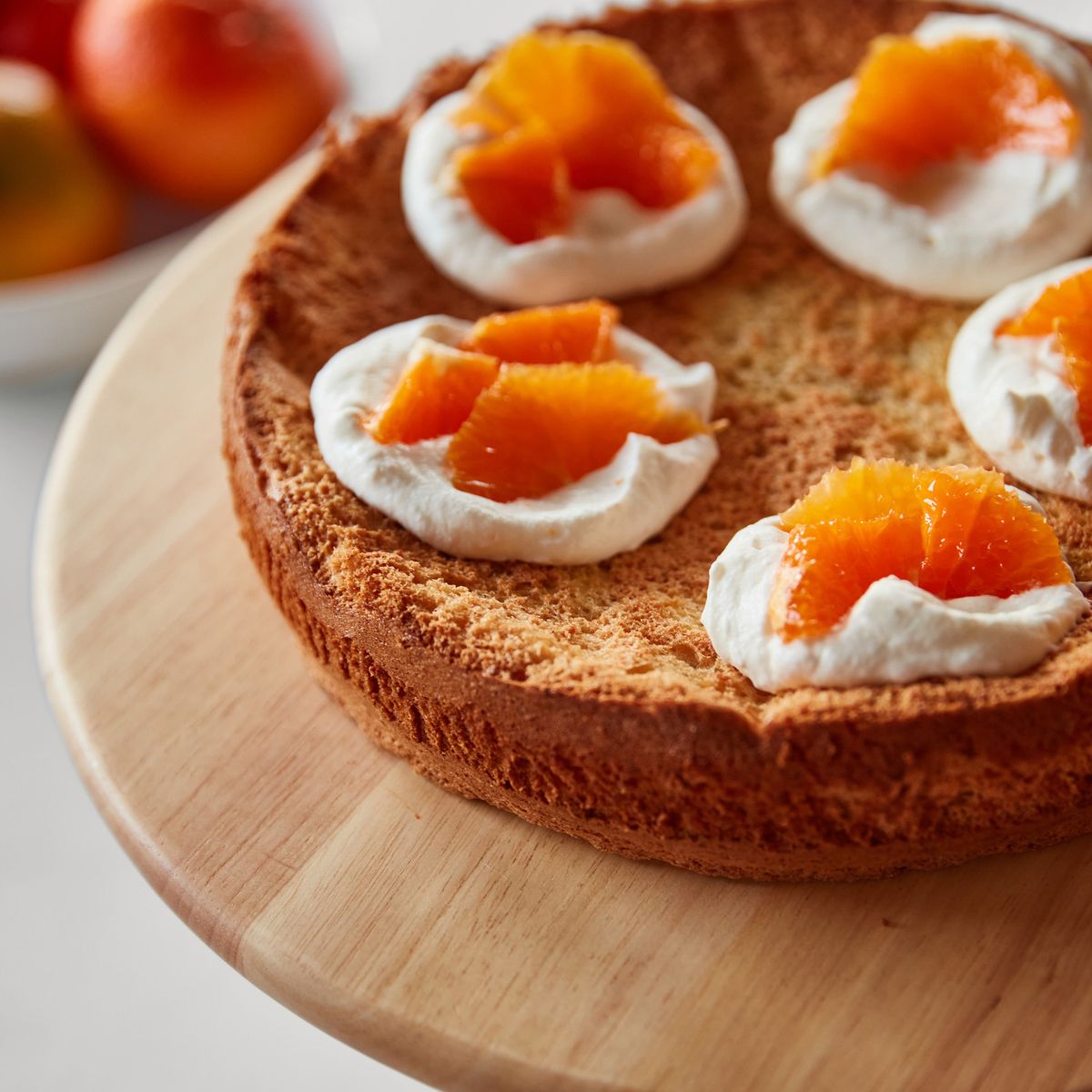 CRATE & BARREL - Tortero Tondo en Madera caucho 32 cm x 32 cm