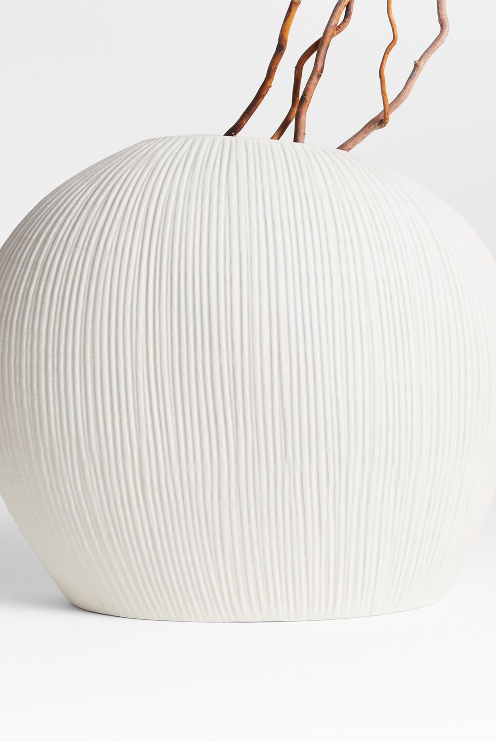 CRATE & BARREL - Florero Alura en Arcilla 32 cm x 36 cm 