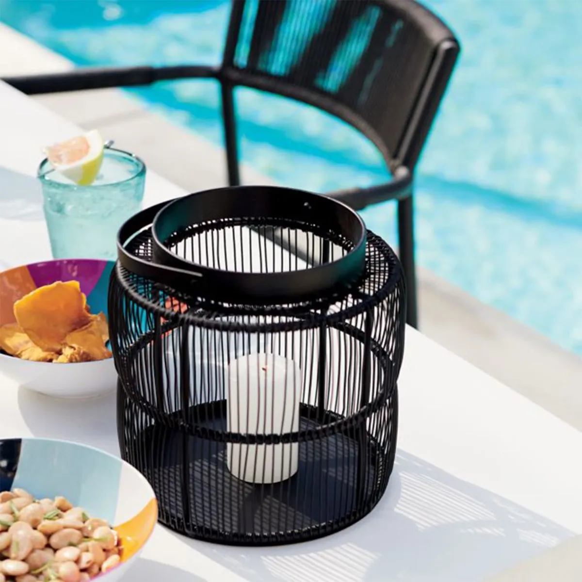 CRATE & BARREL - Candelabro Ora en Hierro 19 cm x 18 cm 