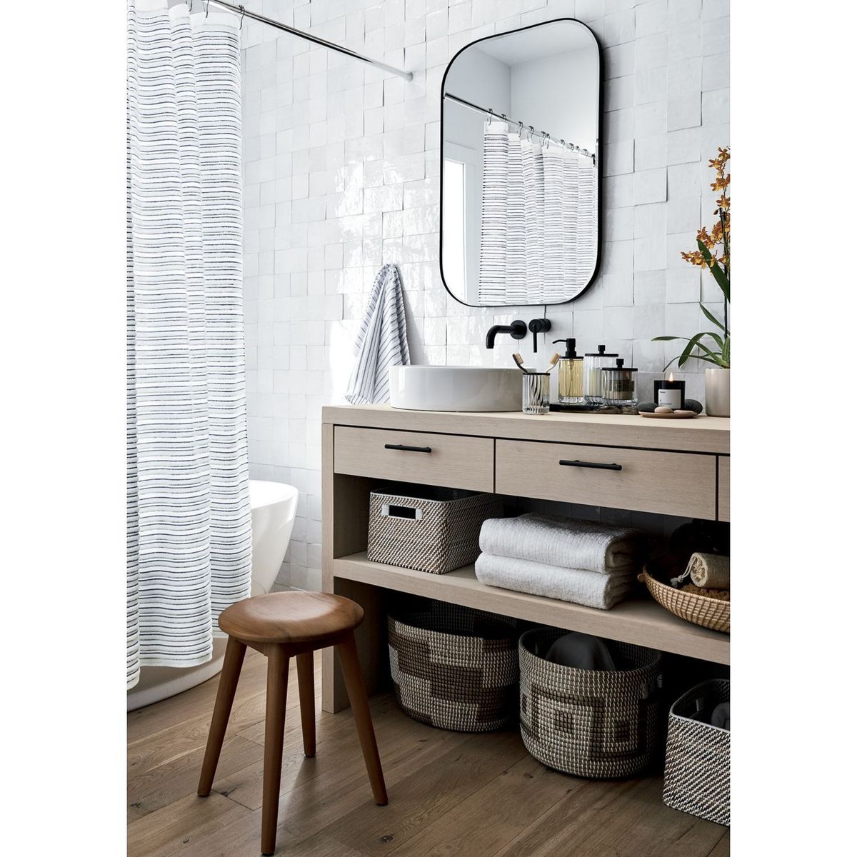 CRATE & BARREL - Contenedor Ribbed en Vidrio Pequeño