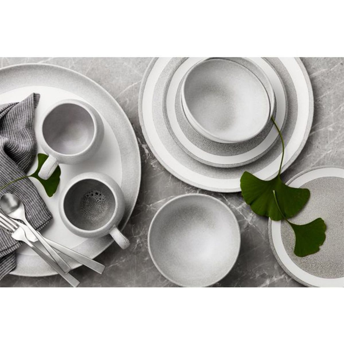 CRATE & BARREL - Bowl Pedra en Gres 23 cm x 5 cm