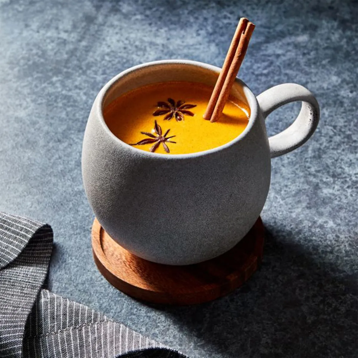 CRATE & BARREL - Mug Pedra en Gres 13 cm x 9 cm