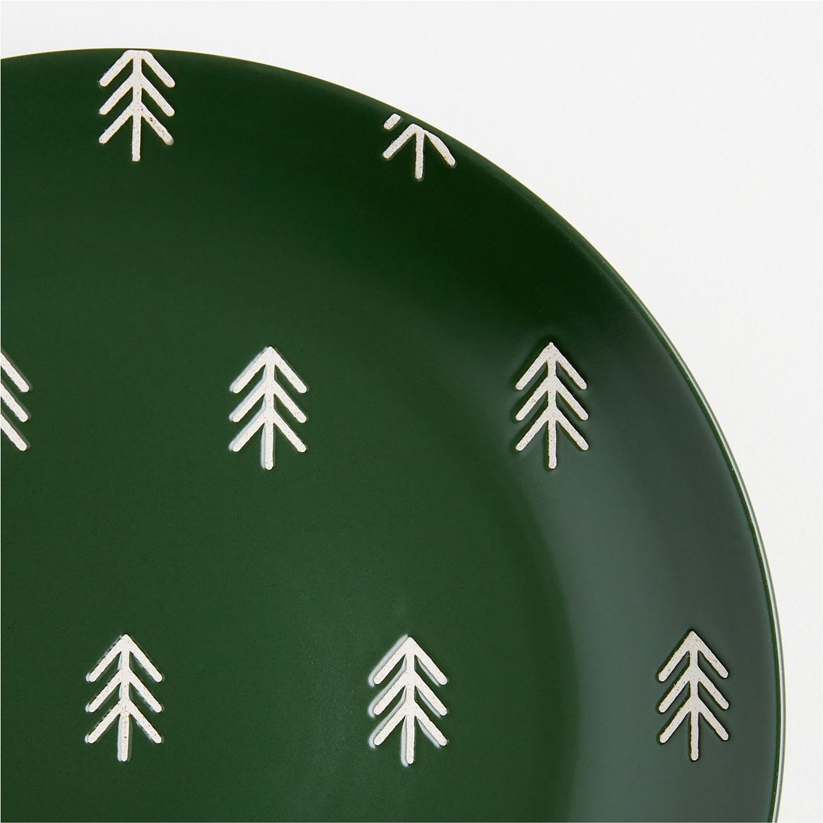 CRATE & BARREL - Plato de ensalada Evergreen Forest en Gres 22 cm x 3 cm