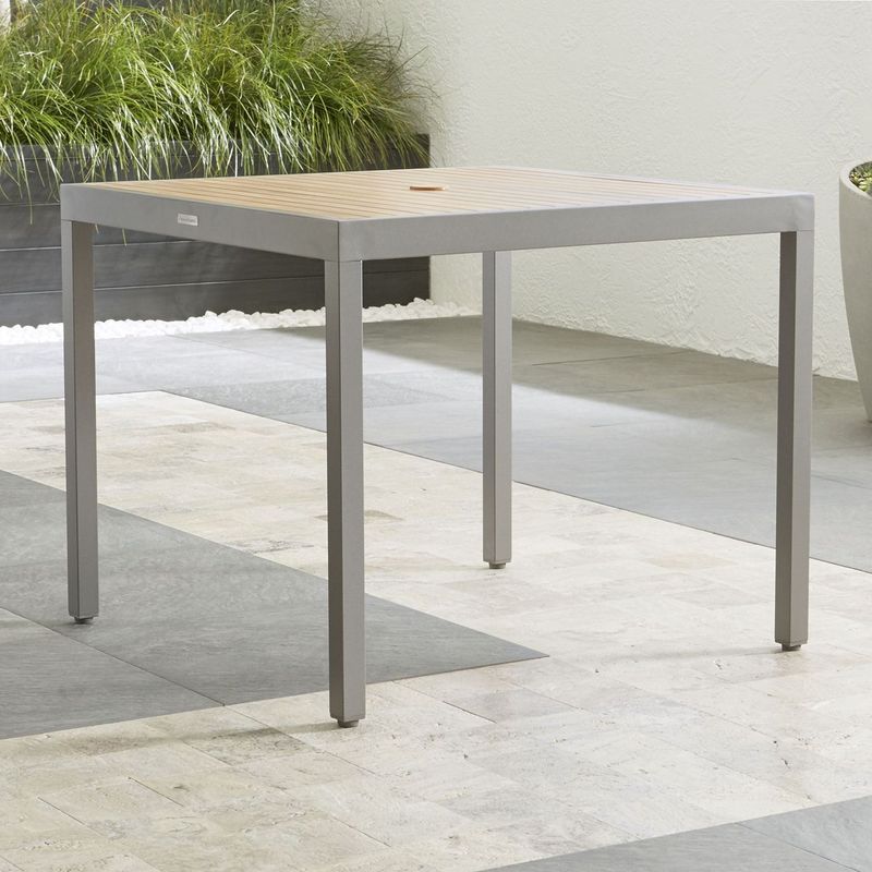 CRATE & BARREL - Mesa Alfresco para Exterior